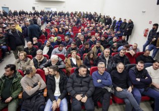 Διάλογο με τα τρακτέρ στα μπλόκα αποφάσισαν οι αγρότες