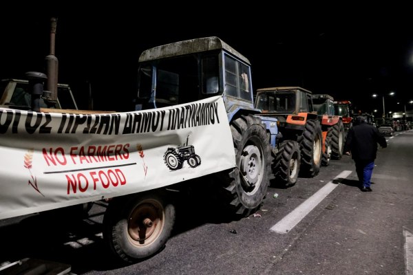 Πανελλαδική Επιτροπή Μπλόκων: Πoλιορκία της Αθήνας α λα Παρίσι ή αποχώρηση με το κεφάλι ψηλά;
