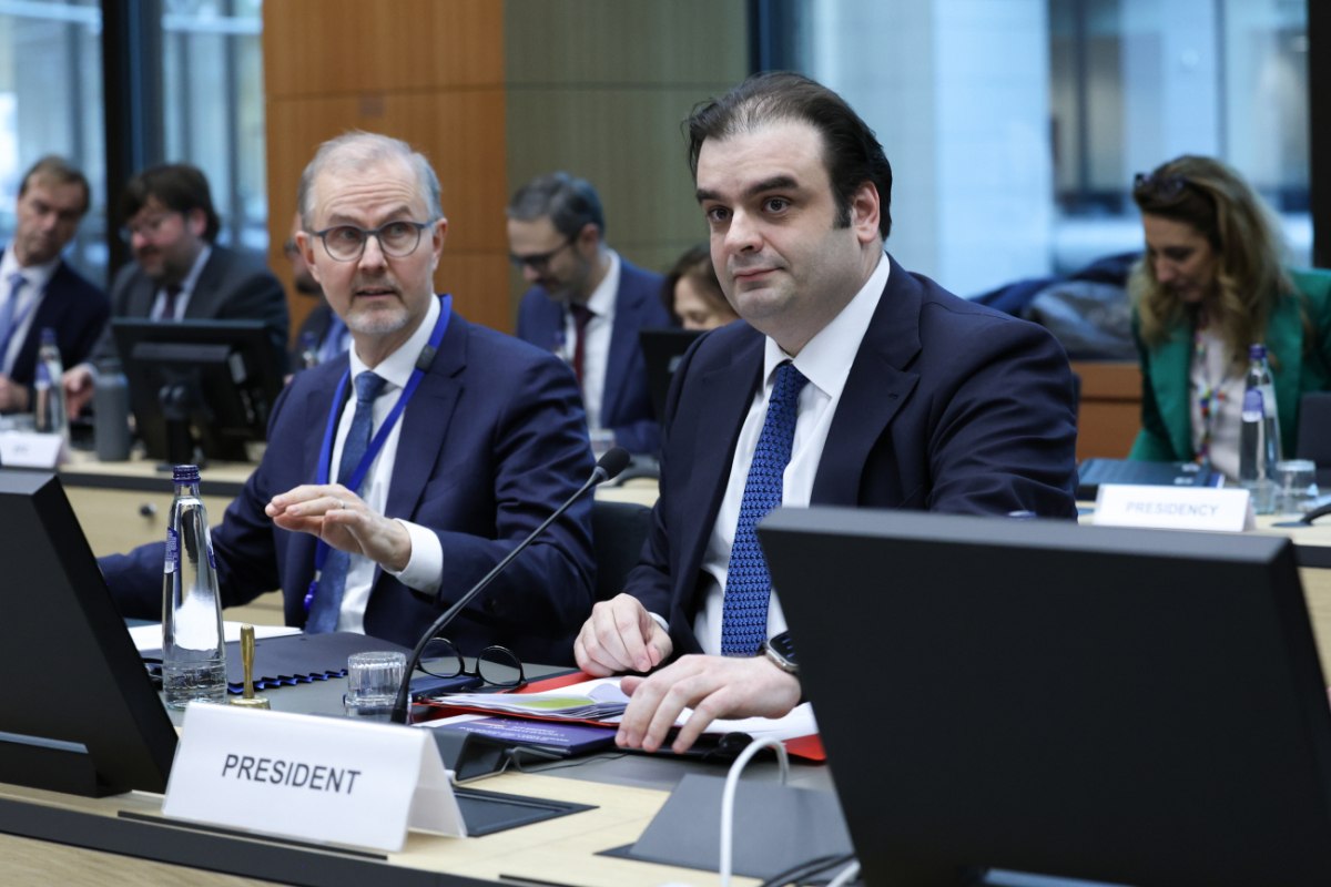 Πιερρακάκης για τους δασμούς Τραμπ: «Κλειδί ο διάλογος» – Θεμελιώδεις αρχές κυριαρχία και εδαφική ακεραιότητα