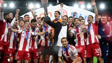 Η απονομή του Betsson Super Cup στον Ολυμπιακό (vid)