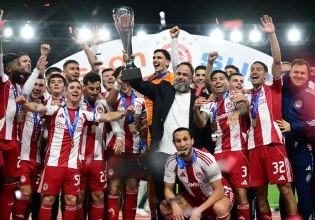 Η απονομή του Betsson Super Cup στον Ολυμπιακό (vid)