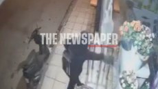 Βόλος: Διαρρήκτες σπάνε την τζαμαρία καταστήματος και αρπάζουν χρήματα και προϊόντα