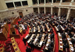 Οι δημοσκοπήσεις ανακατεύουν την τράπουλα στα κόμματα, τα κόμματα της Αριστεράς καταντήσανε μπαλώματα