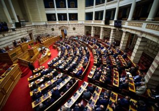 Σφυροκοπά την κυβέρνηση η Αντιπολίτευση για το αγροτικό