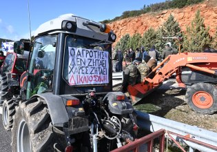 Ποιοι είναι οι άνθρωποι πίσω από τα τρακτέρ: Μειώνονται σε αριθμό, «γκριζάρουν» σε ηλικία οι Έλληνες αγρότες