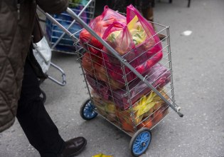 Λαϊκές αγορές: Απεργούν για την ακρίβεια, στο πλευρό των αγροτών – Tι δηλώνουν παραγωγοί στο in