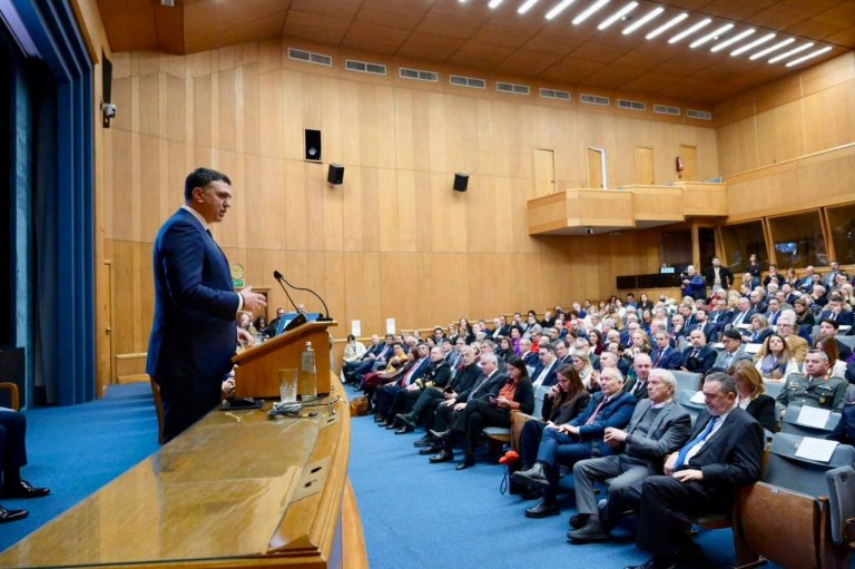 Κικίλιας στο Ναυτικό Επιμελητήριο Ελλάδος: Όταν συνεργαζόμαστε, τα αποτελέσματα είναι πραγματικά και μετρήσιμα