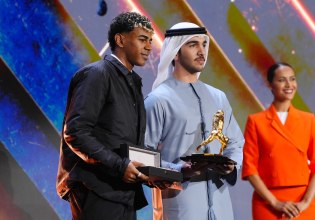 Ο Γιαμάλ παρέλαβε το βραβείο «Μαραντόνα» με δώρο ένα Bugatti Tourbillon – Η αξία του πανάκριβου ρολογιού (pic)