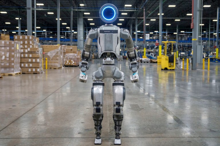 Και η Hyundai προσλαμβάνει ανθρωποειδή ρομπότ στα εργοστάσιά της