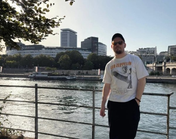 Παρίσι: Βουτιά θανάτου από ρώσο δημοσιογράφο που είχε βρει καταφύγιο στη Γαλλία – Τι εξετάζουν οι Αρχές