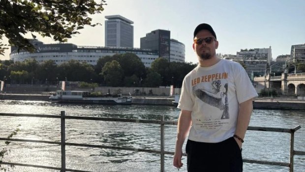 Παρίσι: Βουτιά θανάτου από ρώσο δημοσιογράφο που είχε βρει καταφύγιο στη Γαλλία – Τι εξετάζουν οι Αρχές