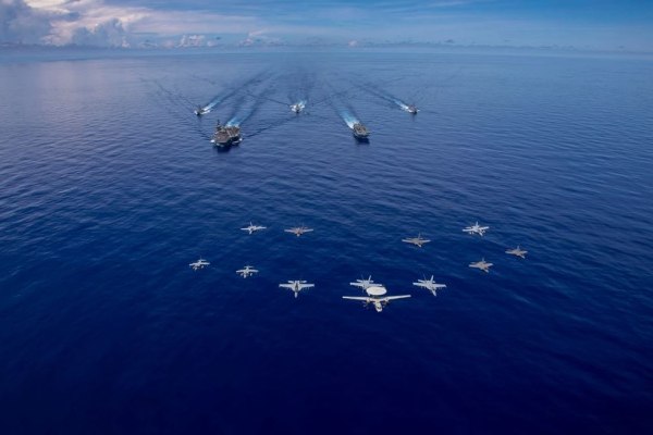 Σε πλήρη πολεμική ετοιμότητα οι ΗΠΑ με την αρμάδα του αεροπλανοφόρου Λίνκολν να φτάνει στη Μέση Ανατολή [βίντεο]