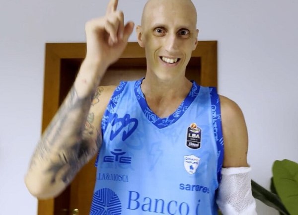 Απίστευτη δύναμη ο Πολονάρα: «Ήμουν στα πρόθυρα του θανάτου, αλλά θα επιστρέψω στα γήπεδα ως τις 20 Μαρτίου»