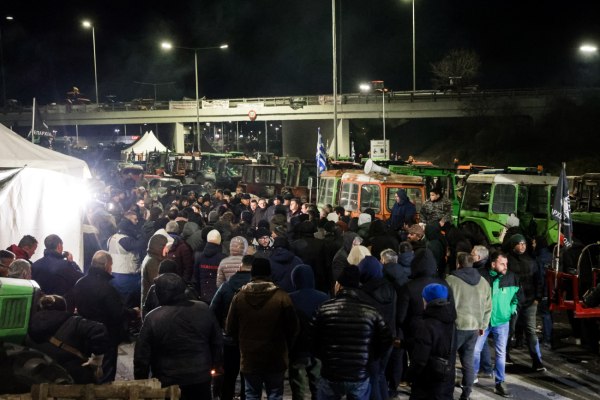 Αγρότες: Σε διάλογο με τους «πρόθυμους» πάει η κυβέρνηση μετά το «μπλόκο» της Πανελλαδικής Επιτροπής