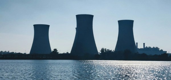 Το υποτιμημένο γεν και η επιστροφή της Ιαπωνίας στην πυρηνική ενέργεια