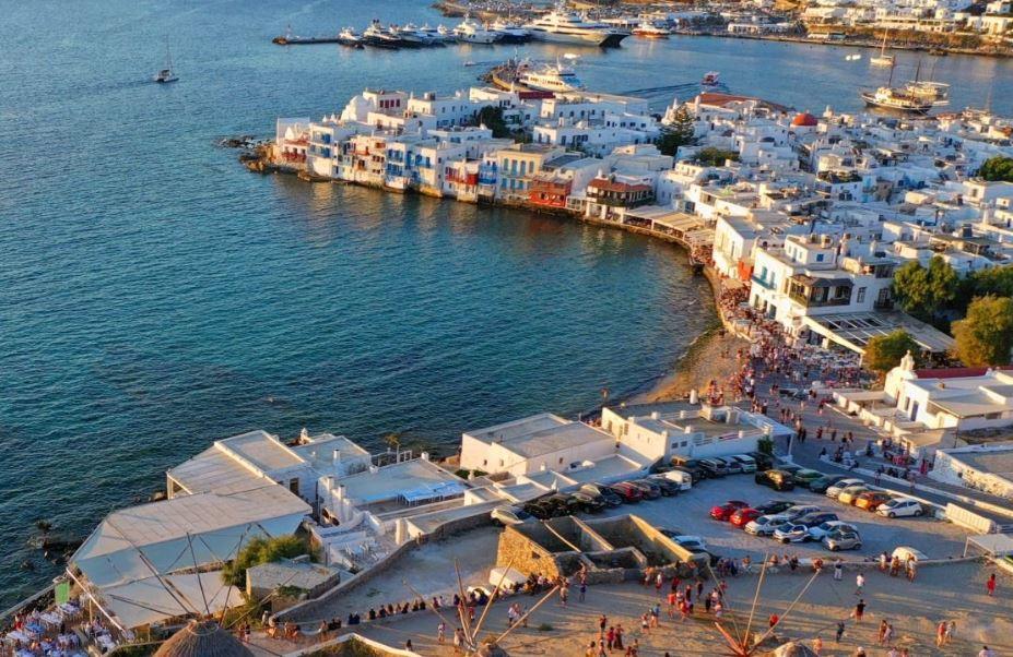 Luxury Homes in Greece Face Tax Auctions in 2026