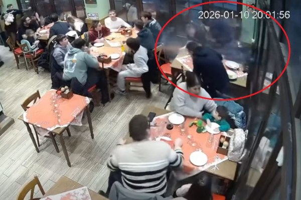 Αλεξανδρούπολη: Συγκλονιστικές εικόνες σε καφετέρια από το σαρωτικό πέρασμα του ανεμοστρόβιλου – Βίντεο ντοκουμέντο