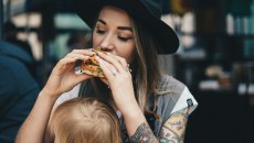 Όλα με μέτρο: Πως να απολαμβάνεις το φαγητό χωρίς να το παρακάνεις