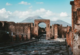 «Η Ερατώ αγαπάει…» – Έρωτας, σεξ και βρισιές σε «γκράφιτι» χιλιετιών στην Πομπηία