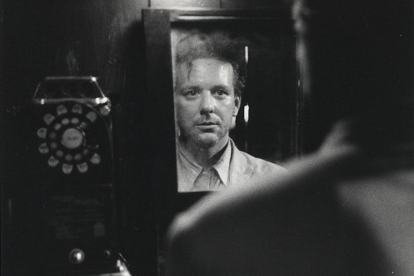 Μίκι Ρουρκ: Δραματική κατάρρευση και ανησυχίες για την υγεία του μετά την απειλή για έξωση – «Δαίμονες»