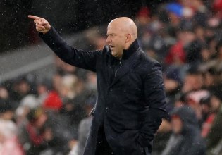 Η γιούχα στο Άνφιλντ, η σύγχυση του Σλοτ και το μήνυμα του Τζέραρντ