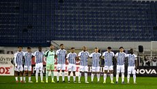 Συγκλόνισαν τα πανό των οπαδών του Ατρομήτου και του ΟΦΗ (pics)