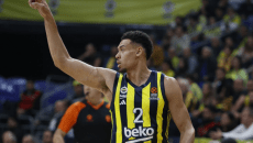 Φενέρμπαχτσε – Βαλένθια 82-79: Σπουδαία νίκη με κορυφαίο τον Ντε Κολό, η ομάδα του Σάρας!