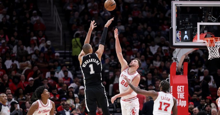 NBA: Σπουδαία νίκη των Σπερς (99-111) – Διασυρμός για τους Λέικερς στο Κλίβελαντ (99-129)