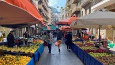 Λαϊκές Αγορές: Επιστρέφουν την Παρασκευή στους πάγκους οι παραγωγοί – Αναστέλλονται οι απεργιακές κινητοποιήσεις