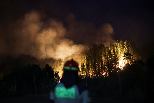 Σύλληψη υπόπτου για τις πυρκαγιές στη Χιλή – Στους 21 οι νεκροί
