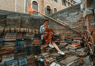 «Αηδιαστικά μορφωμένοι» – Το νέο trend των social media θα μας κάνει πιο έξυπνους, ή απλά πιο ενοχλητικούς;