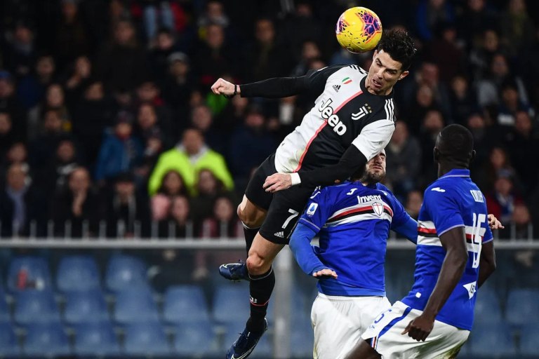 Ποδόσφαιρο και κεφαλιές: το αθέατο ρίσκο για τον εγκέφαλο