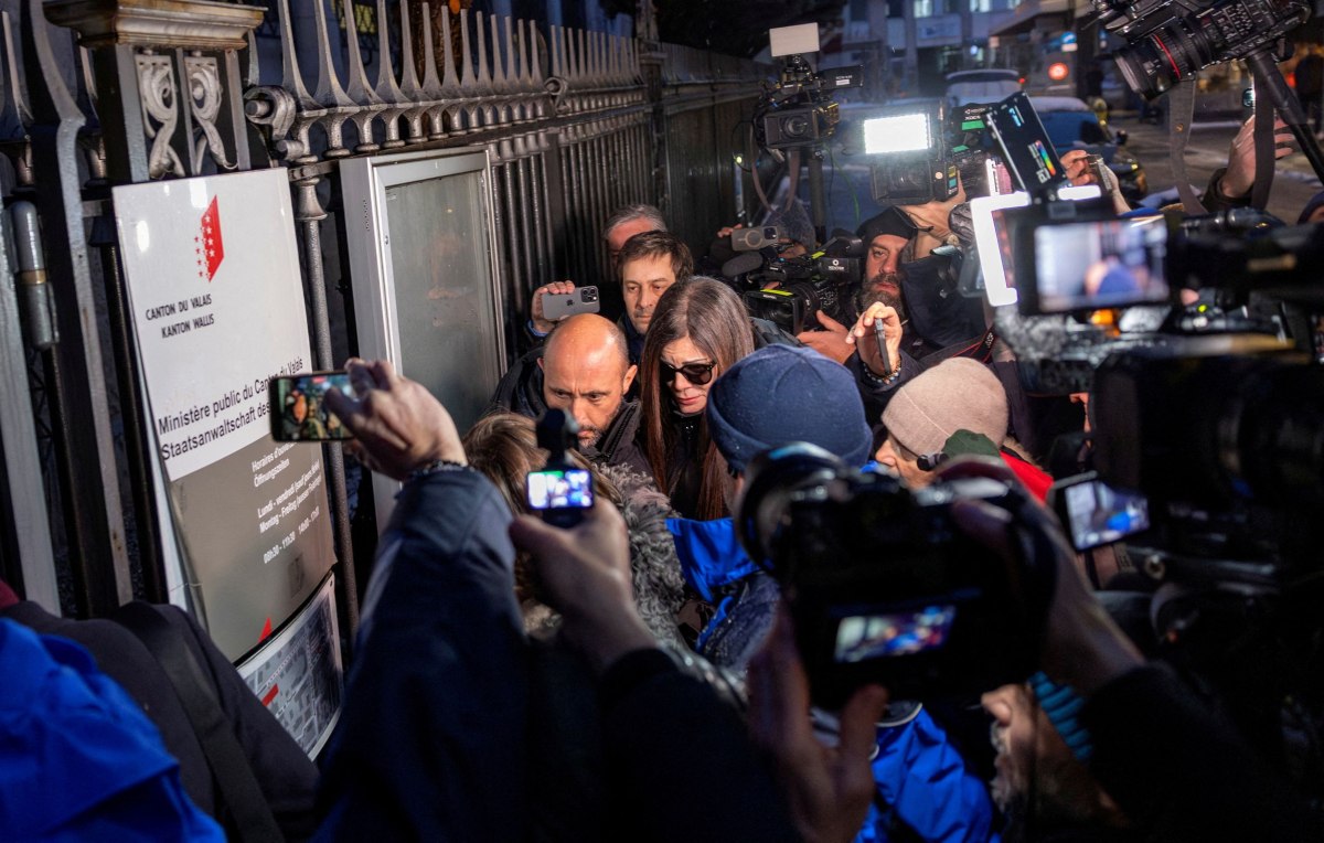 Κραν Μοντανά: Στο γραφείο του εισαγγελέα οι ιδιοκτήτες του μπαρ – Θρήνος για τους 40 νεκρούς