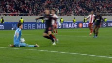 Φανταστικός Τζολάκης κρατάει ανέπαφη την εστία του (vid)