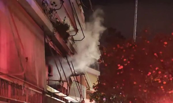 Χαλάνδρι: Φωτιά σε διαμέρισμα – Απεγκλωβίστηκε ένας άνδρας