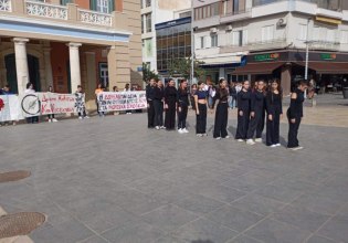 Ηράκλειο: «Η Ελλάδα σκοτώνει την τέχνη» – Στους δρόμους οι μαθητές του Μουσικού και Καλλιτεχνικού σχολείου