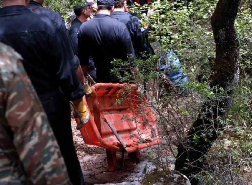 Αυτοκίνητο έπεσε σε γκρεμό στα Καπετανιανά – Χωρίς τις αισθήσεις του ο οδηγός