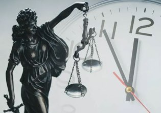 Υποκλοπές: Γιατί είναι σημαντική η κατάθεση Κομνόπουλου στη δίκη και η αφωνία της κυβέρνησης στις μαρτυρίες