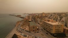 Κρήτη: Υψηλά επίπεδα αφρικανικής σκόνης λόγω νότιων ανέμων – Συστάσεις προς τους πολίτες