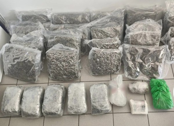 Θεσσαλονίκη: Εντοπίστηκαν σε οικία σχεδόν 30 κιλά κάνναβη και 490 γραμμάρια κοκαΐνη – Μία σύλληψη