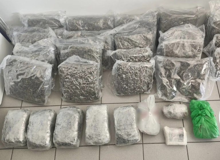 Θεσσαλονίκη: Εντοπίστηκαν σε οικία σχεδόν 30 κιλά κάνναβη και 490 γραμμάρια κοκαΐνη – Μία σύλληψη