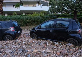 Γλυφάδα: «Της είπαν ότι πλημμύριζε το σπίτι της» – Μαρτυρία γειτόνισσας για τον τραγικό θάνατο της 56χρονης