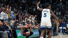 Με τρομερό Έντουαρντς, οι Τίμπεργουλβς έσπασαν το σερί των Χιτ (vids)