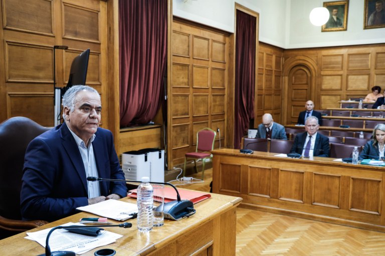 Ο τραγέλαφος συνεχίζεται στην εξεταστική: Κάλεσαν τον Σκουρλέτη- έναν μήνα υπουργό – να μιλήσει για ΟΠΕΚΕΠΕ: «Δεν θα συμβάλουμε στον ευτελισμό της επιτροπής»