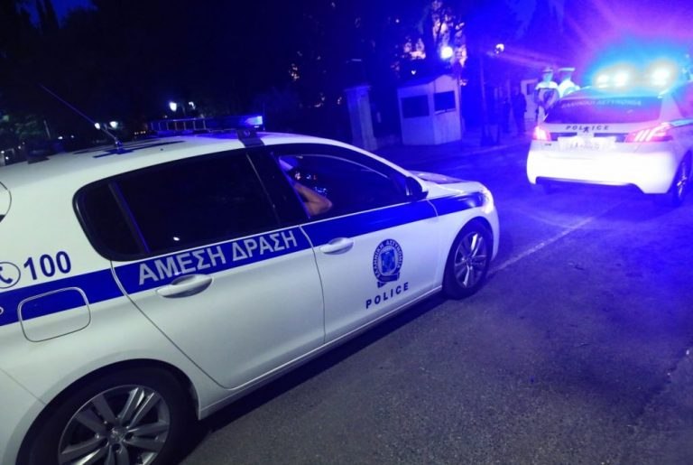 Αδιανόητο περιστατικό: Έφηβος άρπαξε το αυτοκίνητο της μητέρας του – Επιχείρησε να εμβολίσει περιπολικά