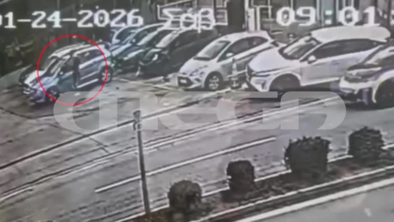 Βριλήσσια: Βίντεο ντοκουμέντο από τη στιγμή της παράσυρσης της υπαλλήλου έξω από τα ΕΛΤΑ