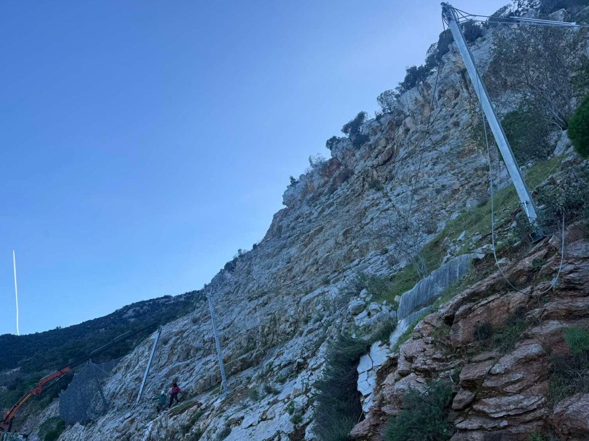 Ολοκληρώθηκαν οι παρεμβάσεις ανάσχεσης καταπτώσεων στην επαρχιακή οδό «Επίδαυρος–Μέθανα»