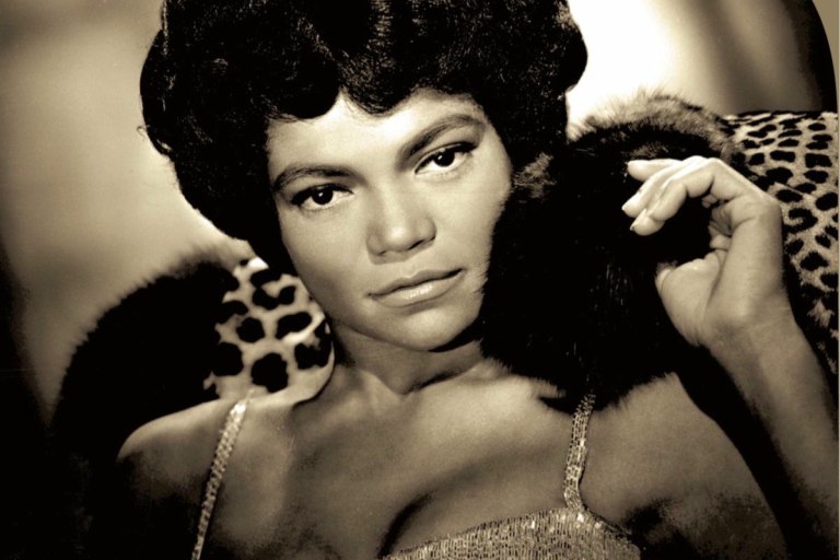 «Σαδίστρια νυμφομανής» – Όταν η CIA φακέλωσε την Έρθα Κιτ ως «επικίνδυνη κομμουνίστρια, εχθρό του λαού»