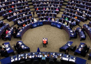 Το Ευρωπαϊκό Λαϊκό Κόμμα προτίθεται να καταψηφίσει την εμπορική συμφωνία με τις ΗΠΑ ελέω Γροιλανδίας