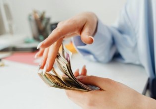 Μισθοί: Οι αυξήσεις που θα δουν οι μισθωτοί του ιδιωτικού τομέα